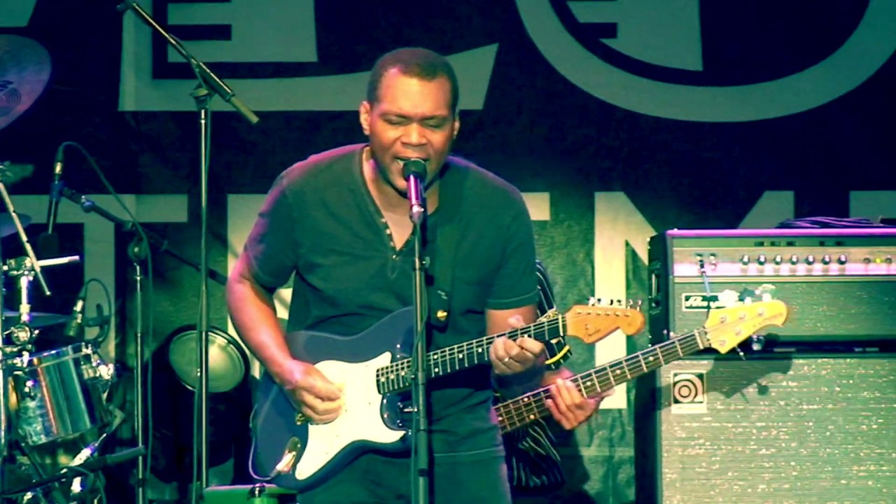 Robert Cray Band Live! OUR LAST TIME Tremblant Blues Festival Canada 2009