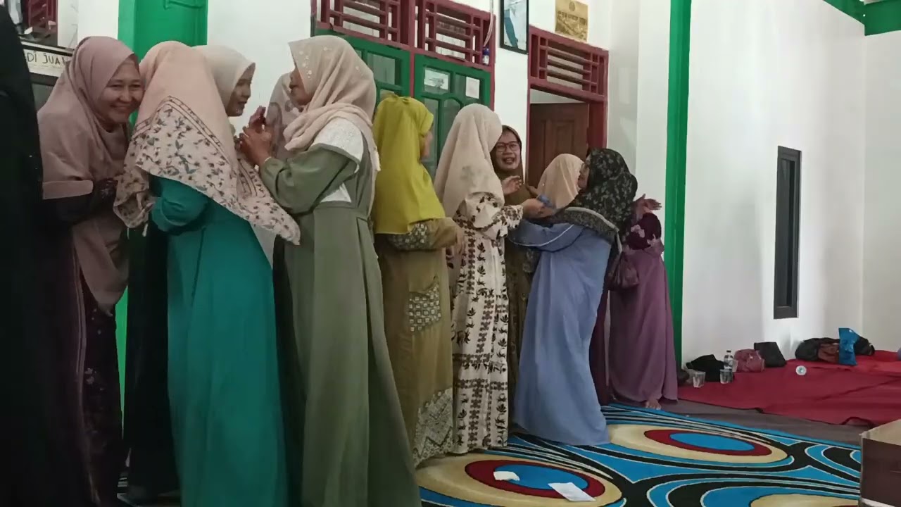 MUSHAFAHAH Sebelum menyambut bulan suci Ramadhan (MT ROUDHOTUL INAYAH)