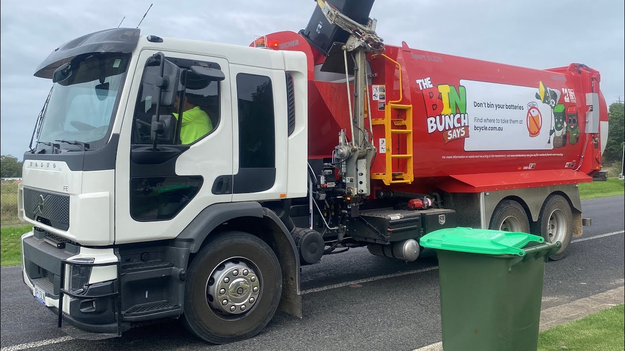 Hawkesbury Garbage *NEW TRUCK* 