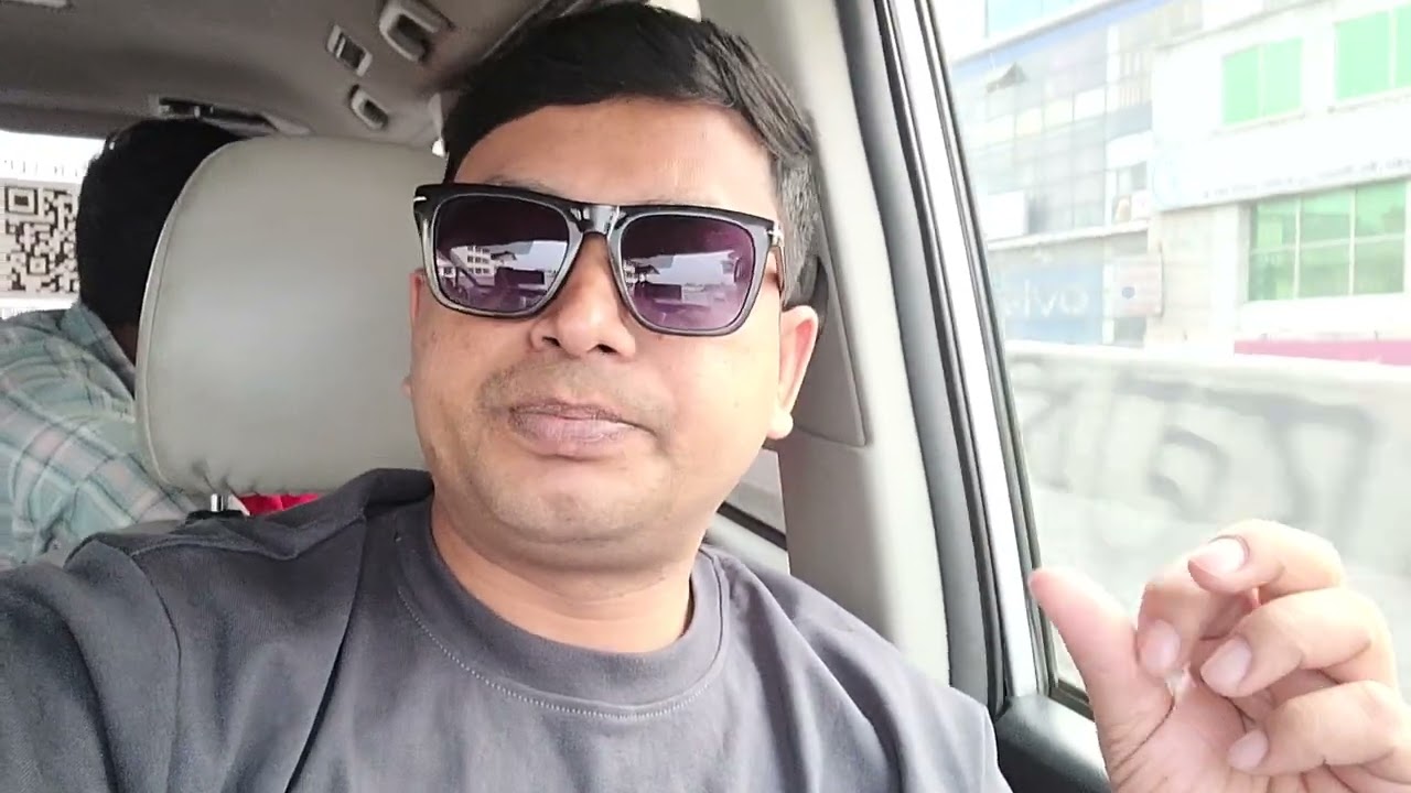 ভোট দিতে ঢাকা ছাড়ছে মানুষ, উৎসবমুখর পরিবেশ ভোট হোক এই প্রত্যাশা।