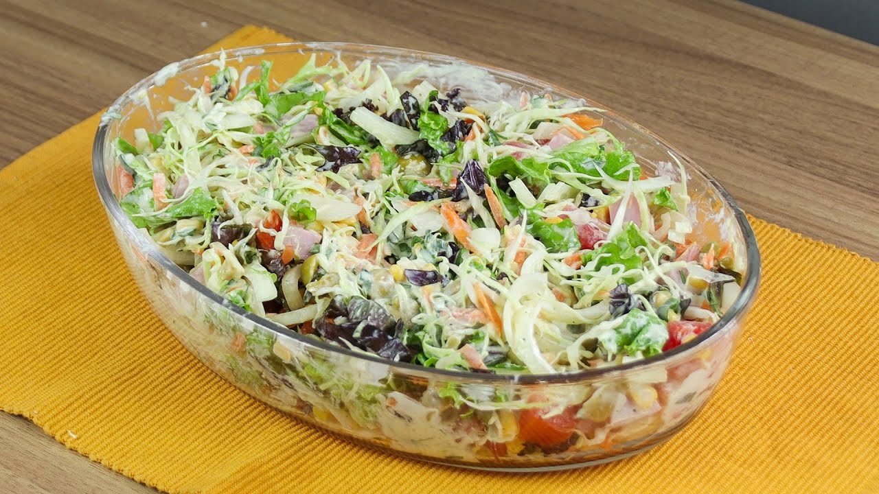 ESSA SALADA MISTA &Eacute; DELICIOSA PARA OS DIAS QUENTES! RECEITA FAC&Iacute;L!!  😋🥗 #saladas #saladaderepolho