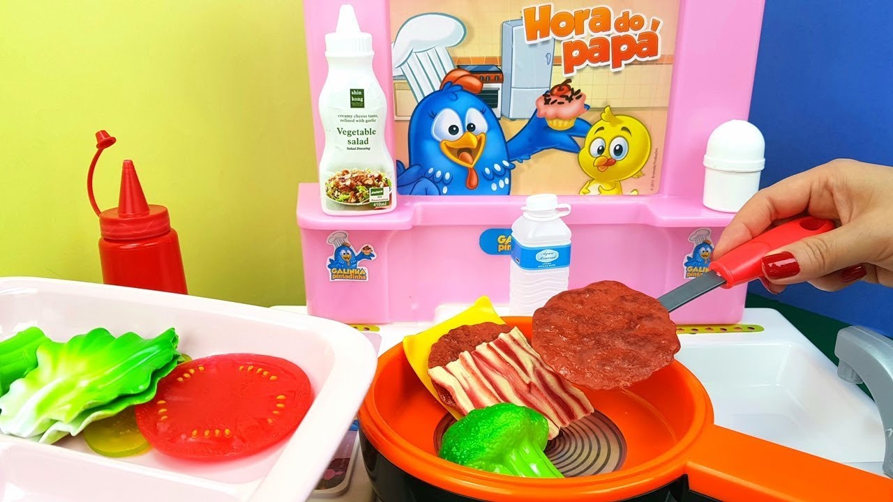 Tia Fla Prapara Delicioso Almoço Para Produção Na Cozinha Da Galinha Pintadinha