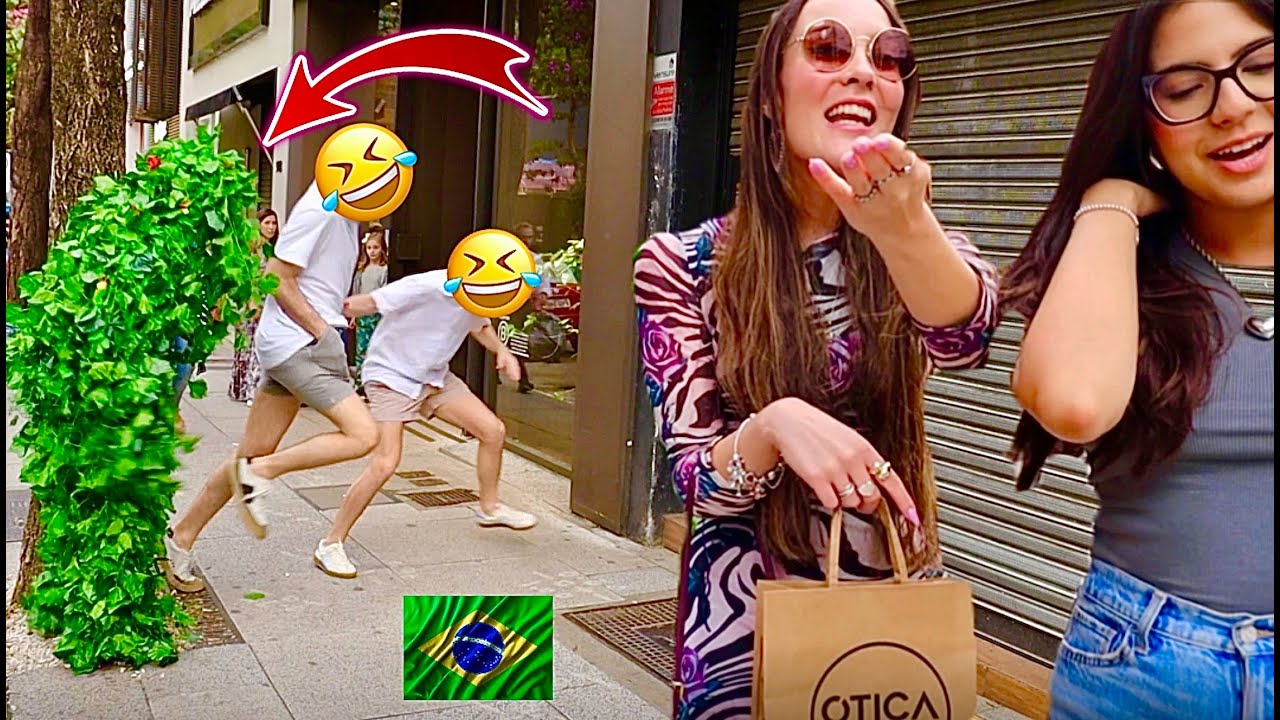 Pegadinha: Homem Moita Assustando Pessoas Em S&atilde;o Paulo - Bushman Prank