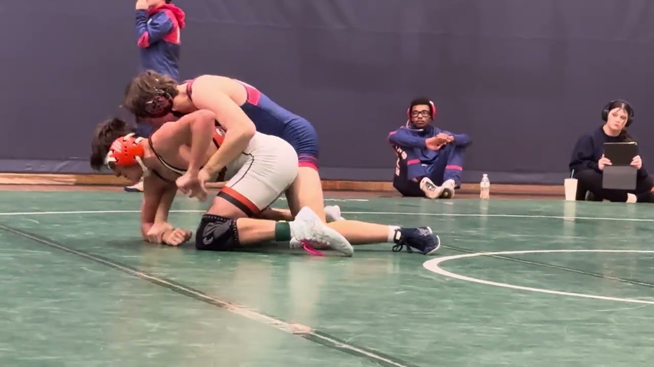 Logan 12.20.25 Franklin HS Individuals 144 lbs match 3