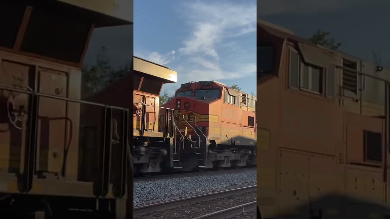 BNSF Fakebonnet leads a BNSF Mixed Freight
