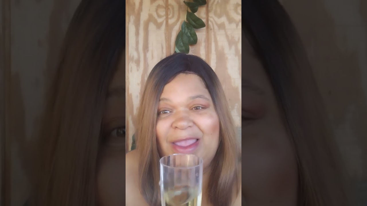 love Story Mobile Winery wine tip : how to hold a wine glass #wine #winetasting