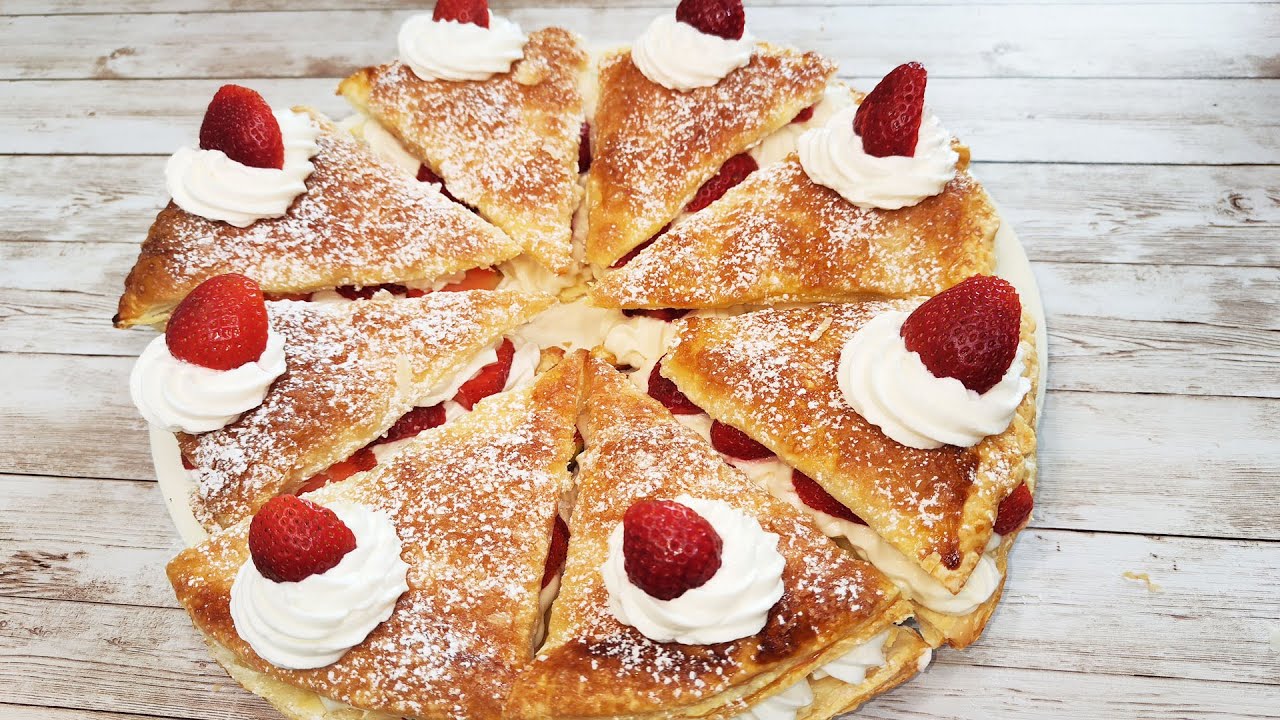 Torta Sporcamuss con crema al mascarpone e fragole