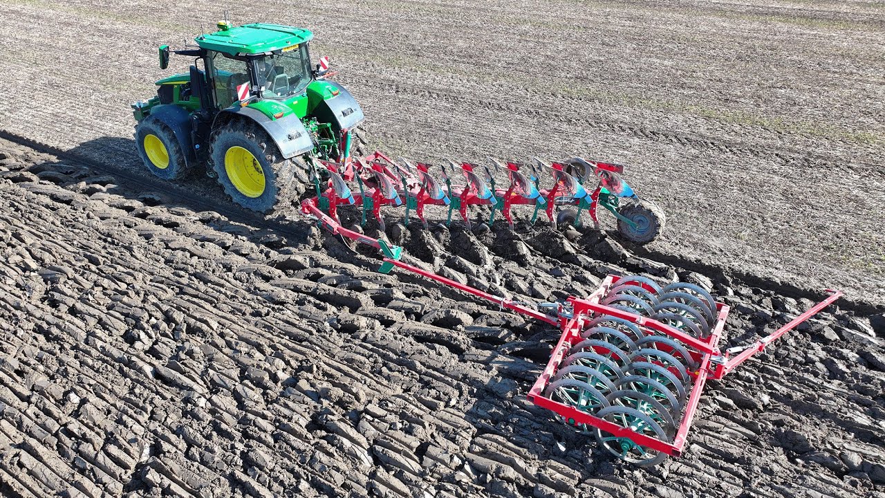 Ploughing and Soil Preparation in one Pass | John Deere 7R.330 + 7 Furrow Kverneland LO 100 + Packer