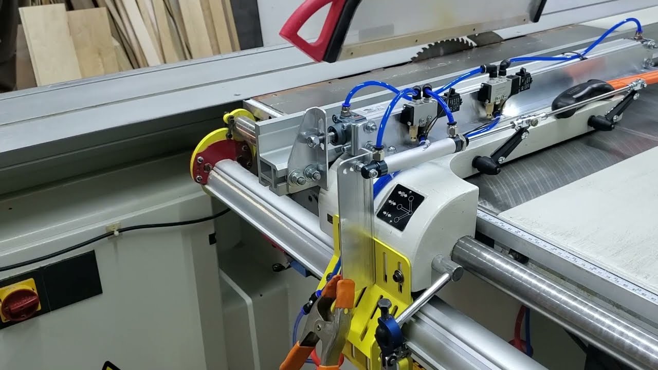 Sliding Table Saw   Auto Fence Control