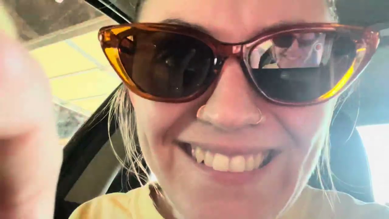 ASMR IN MY CAR🌞 | SCREEN TAPPING🫶🏻 | MOUTH SOUNDS 😘| CAR SOUNDS??? 🚙