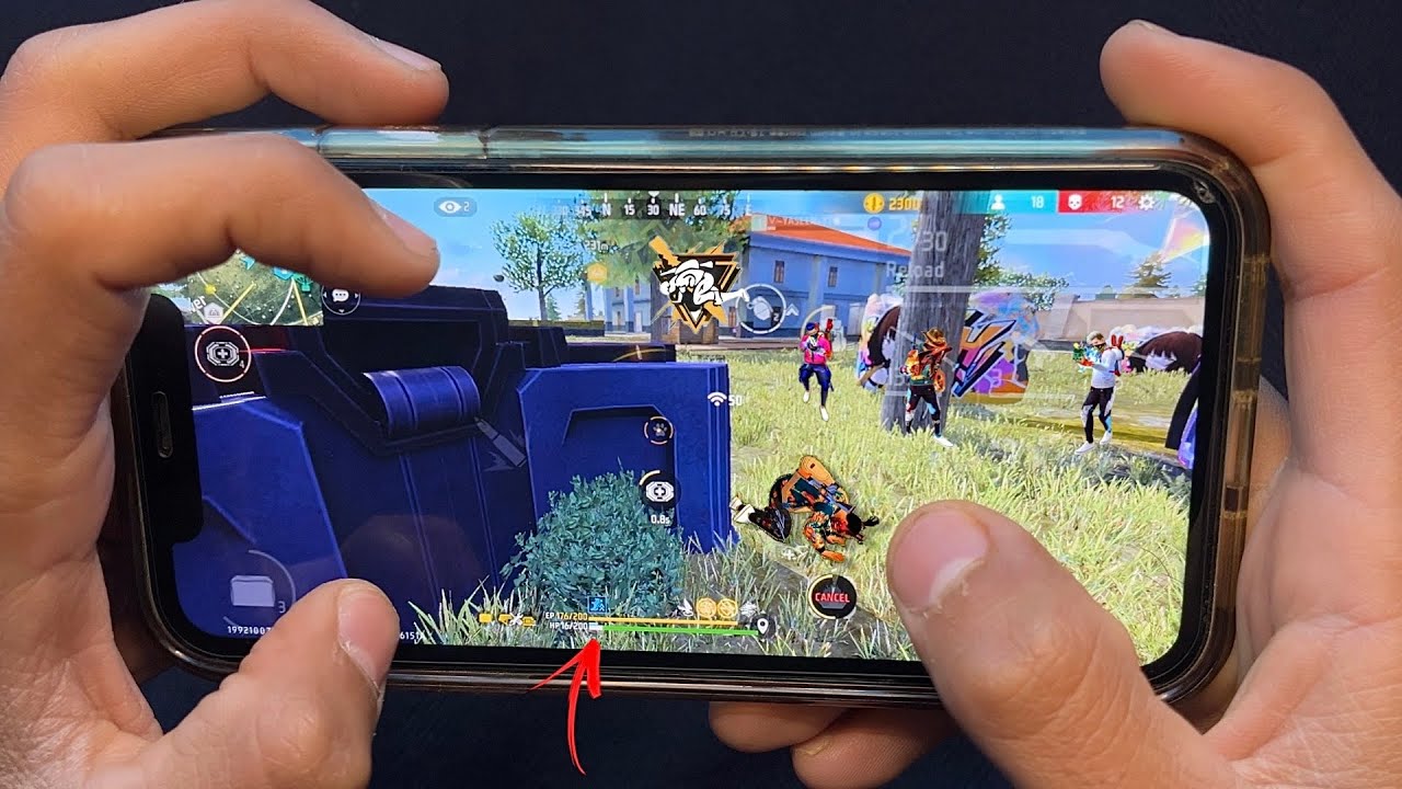 iPhone 11 Solo VS Squad Free Fire Gameplay iPhone 11 Full Map 