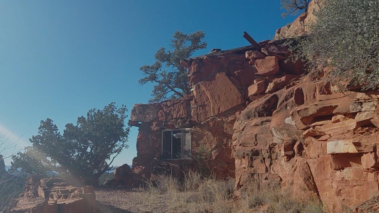 Inside Elvis Presleys Secret Cabin,Petroglyphs and a Grave