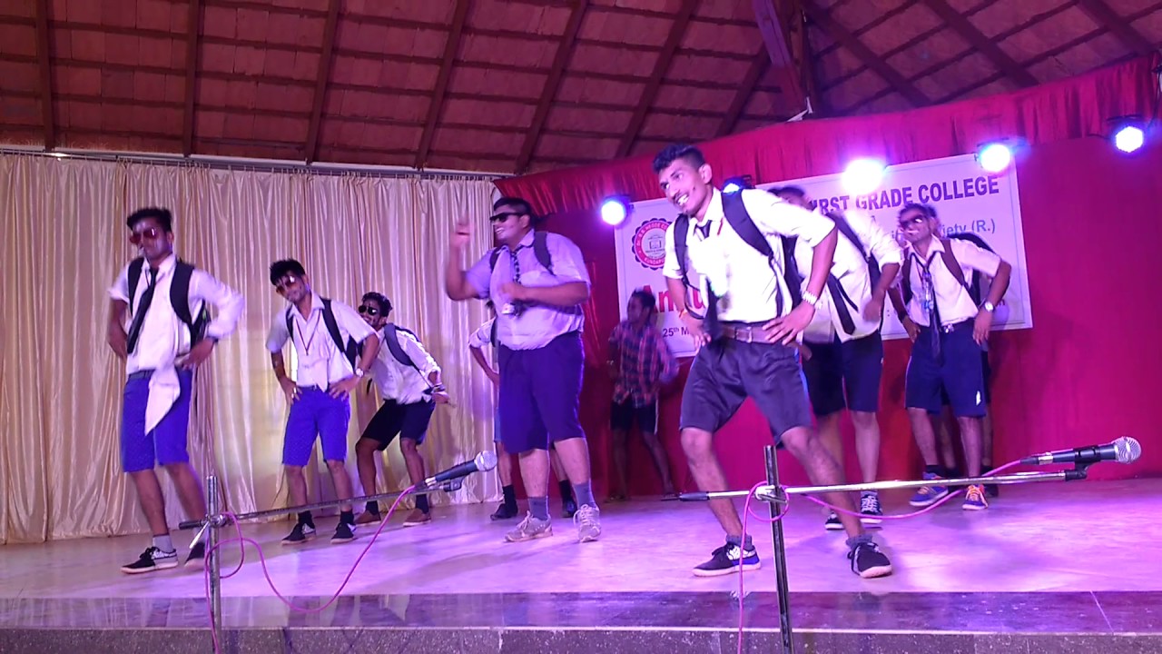 Funny dance of D r B B hegde college kundapura