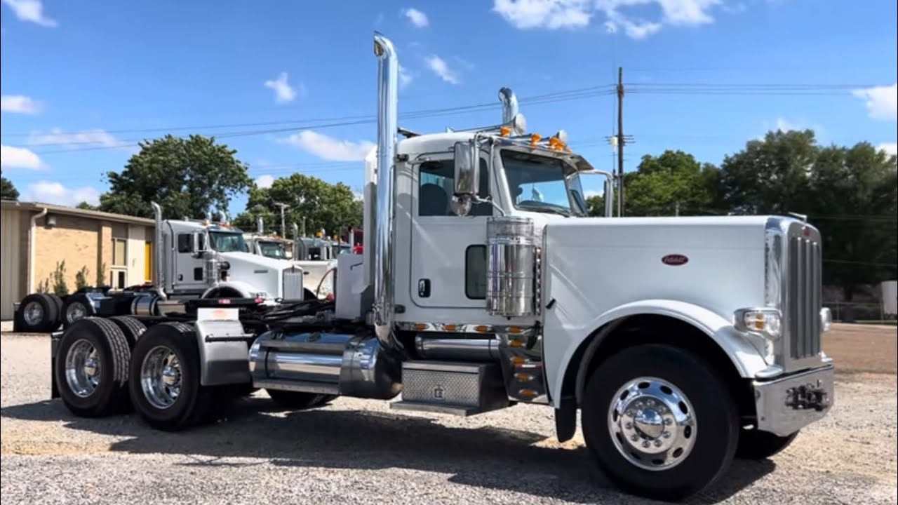 2017 Peterbilt 389 Cat Glider Kit Daycab with 257k Original Miles!