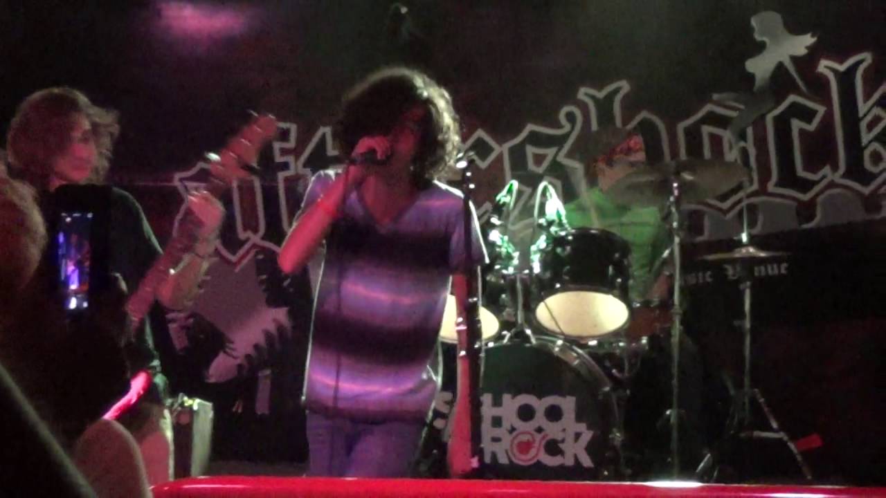 Robbie Matthews with School of Rock KC do Bombtrack-R.A.T.M.