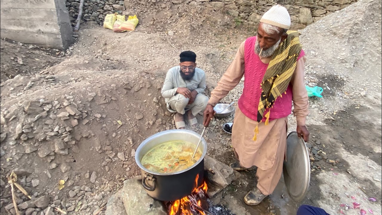 Cha-Cha Gi Ki Tahalka Biriyani ￼😍￼￼ Khai With Friends 😂