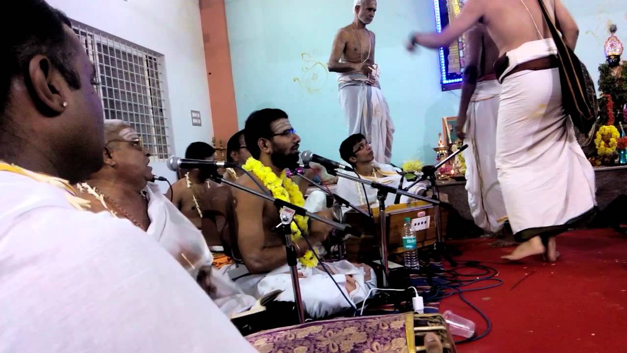 radhe krishna bol by karthik gnaneshwar