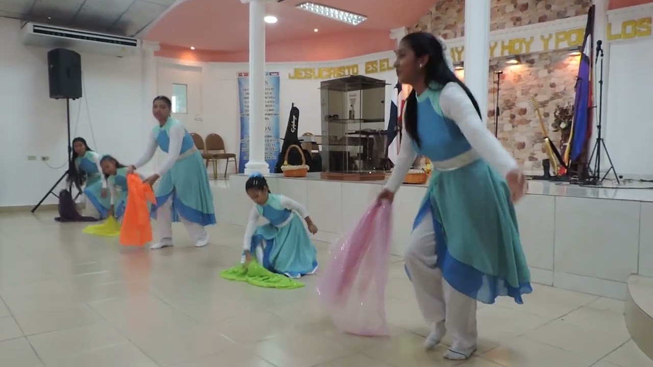 Ministerio de danza el Ruah de Dios. (Santo por siempre)