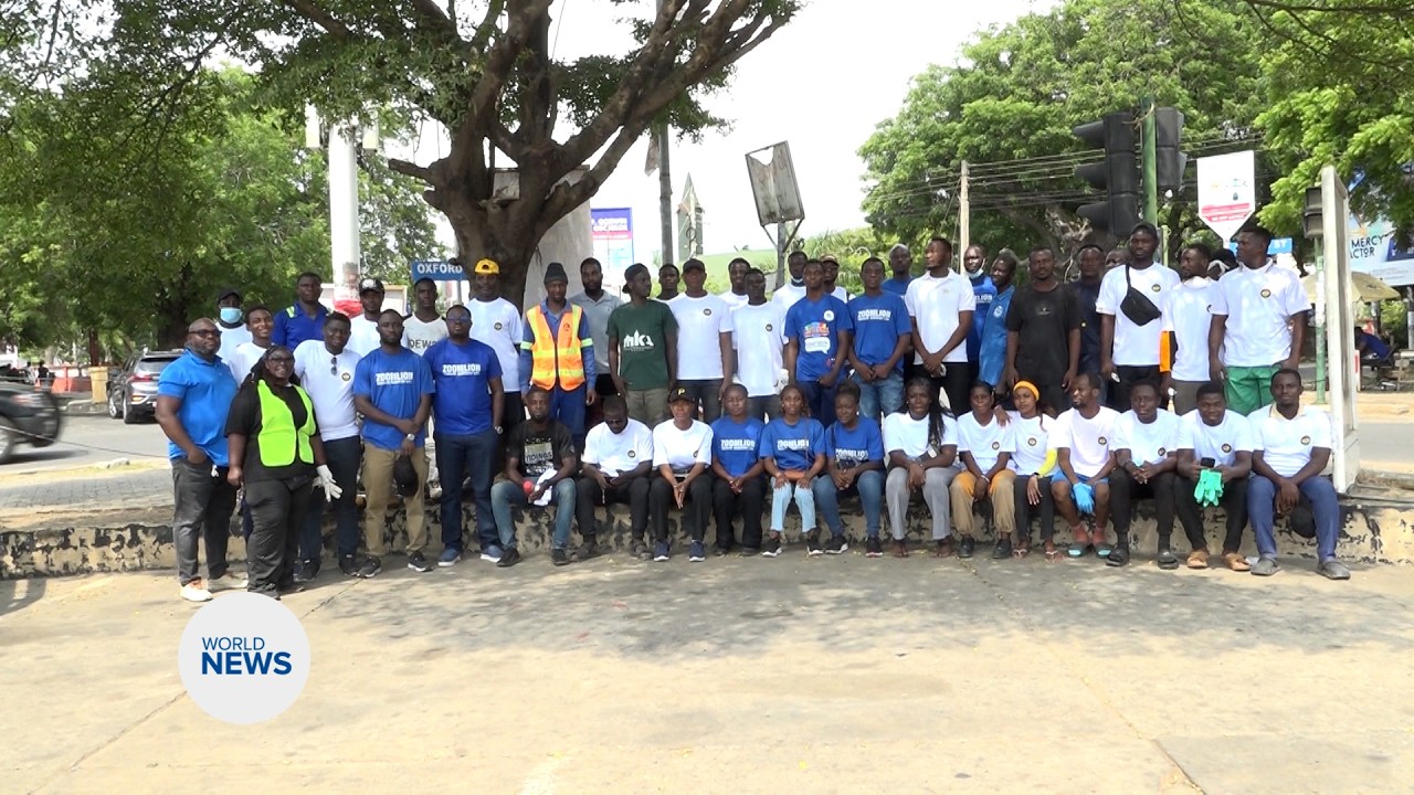 Ghanaian Khuddam take part in Clean Up Campaign