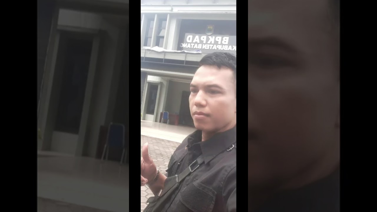 Ngopi sambil dengerin lsnggam kutut manggung