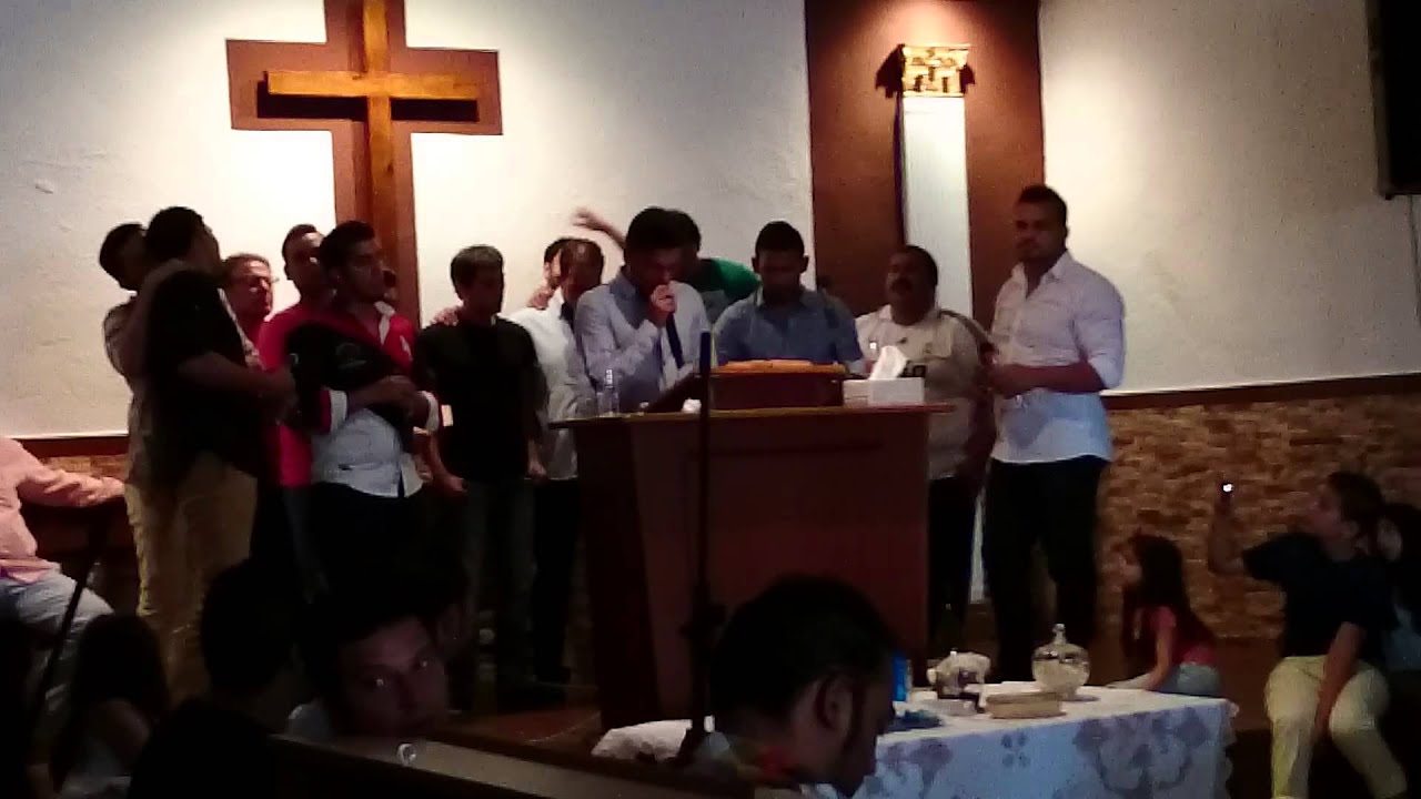 Pepillo y grupo de rescate, Iglesia filadelfia de Mengibar