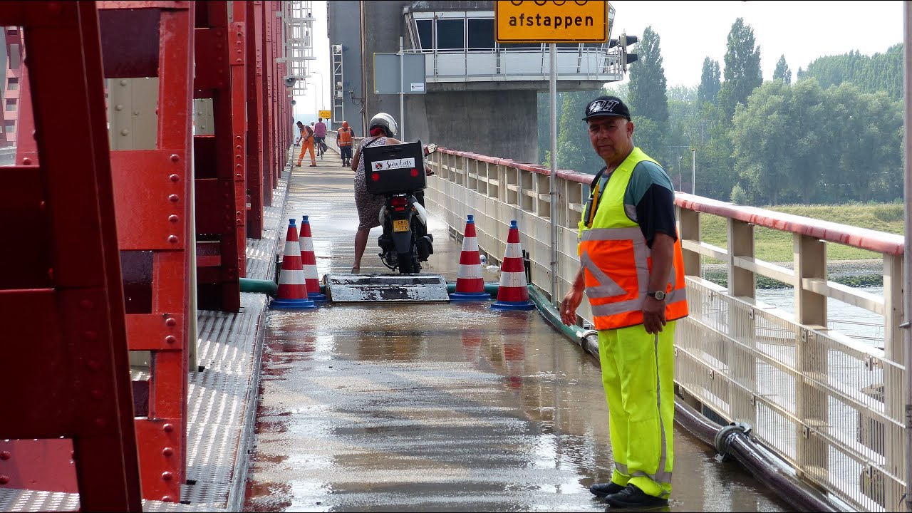 Roel neemt een kijkje - Koeling Spijkenisserbrug wegens aanhoudende hitte / Spijkenisse 2020
