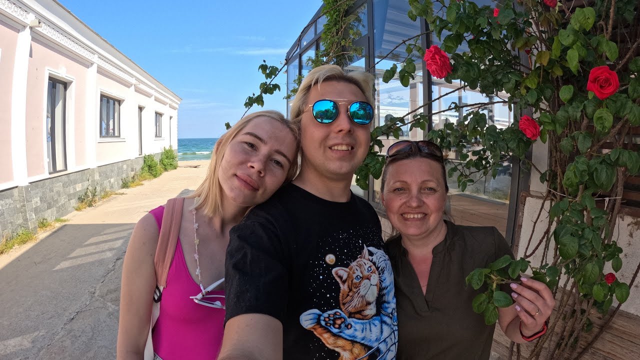 Влог Варна, Болгария - Встреча с Мамой, Кормим Уличных Котов