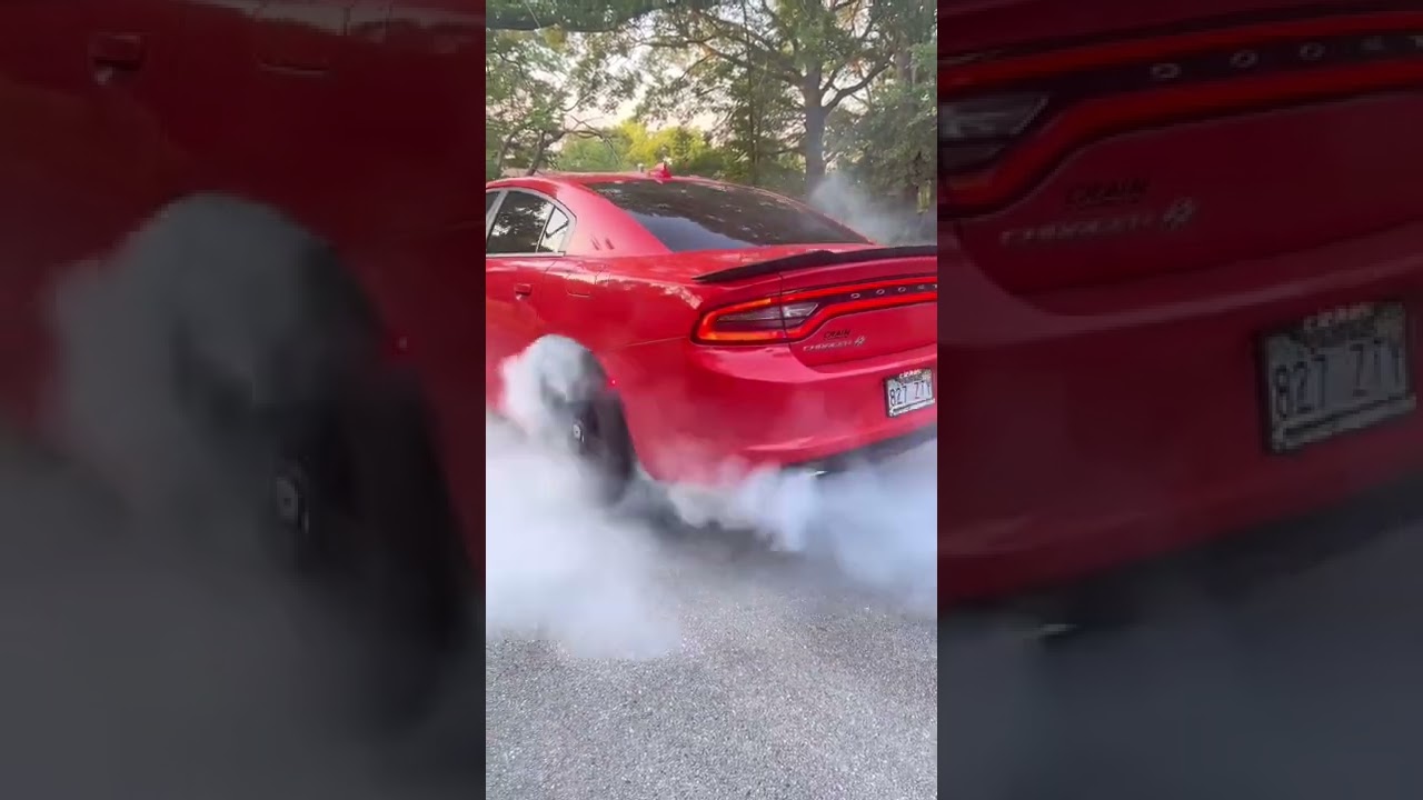2018 Dodge Charger AWD Burnout