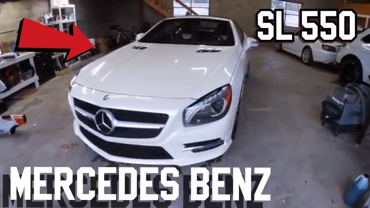 Detail On a SL 550 Mercedes-Benz