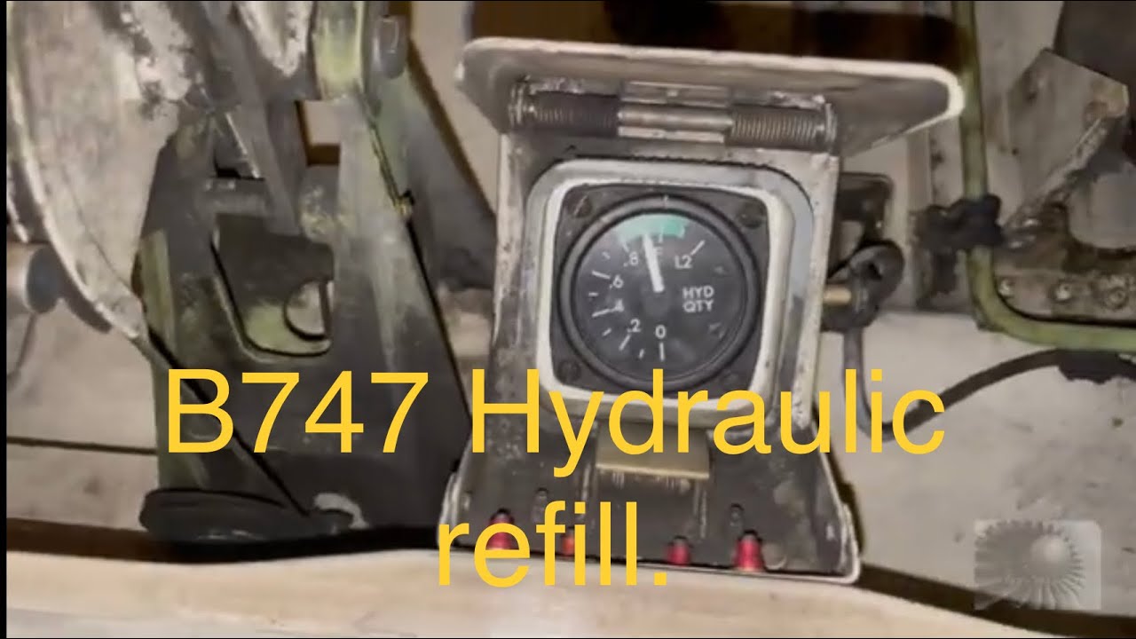 Boeing B747-400ERF hydraulic system #4 service.