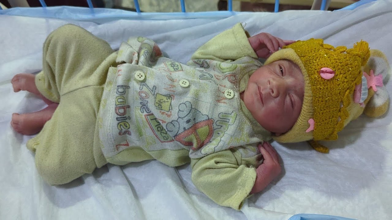 🌡️💖 Keeping Newborn Babies Warm After NICU Discharge | Safe Home Care Guide for Parents #baby #nicu