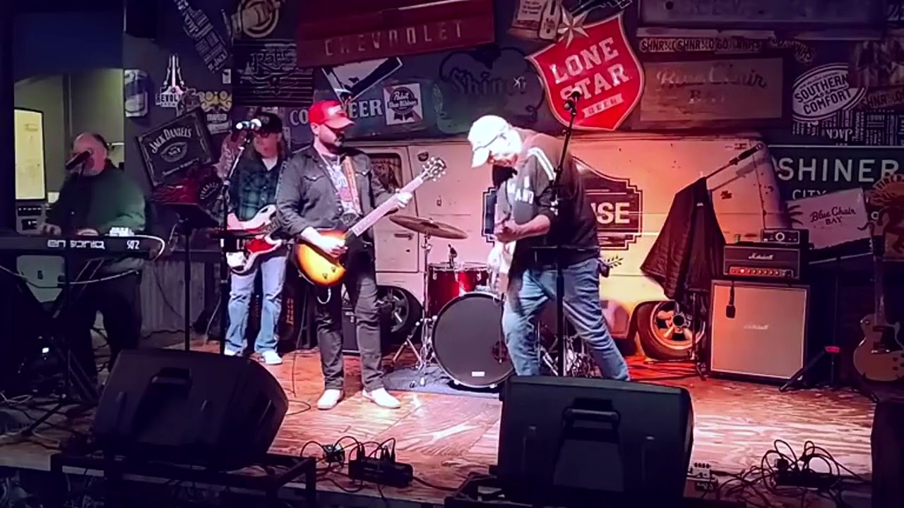 Whipping post cover Andy Joe Pearce at Bedford icehouse.