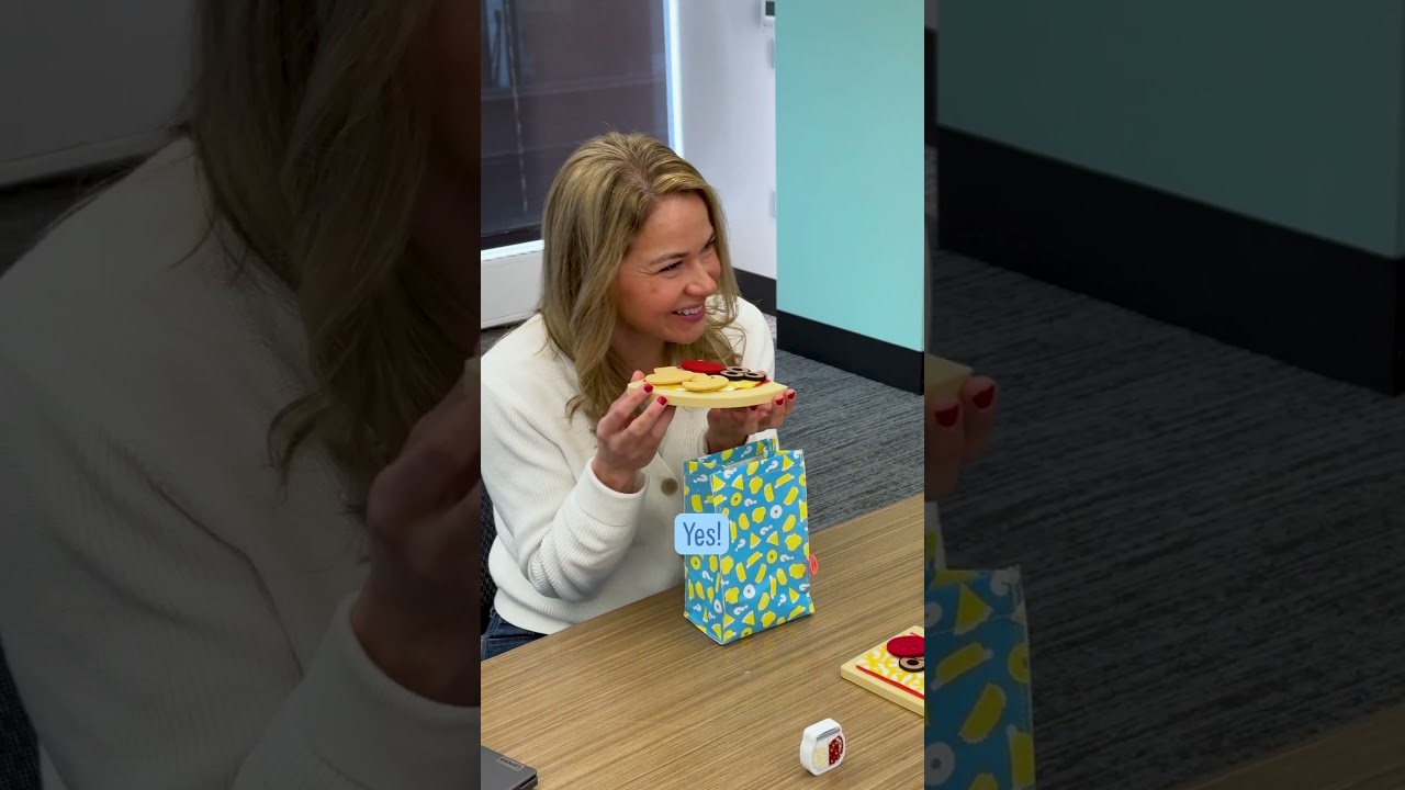 Melissa & Doug | What's For Lunch? Surprise Meal Play Food Set