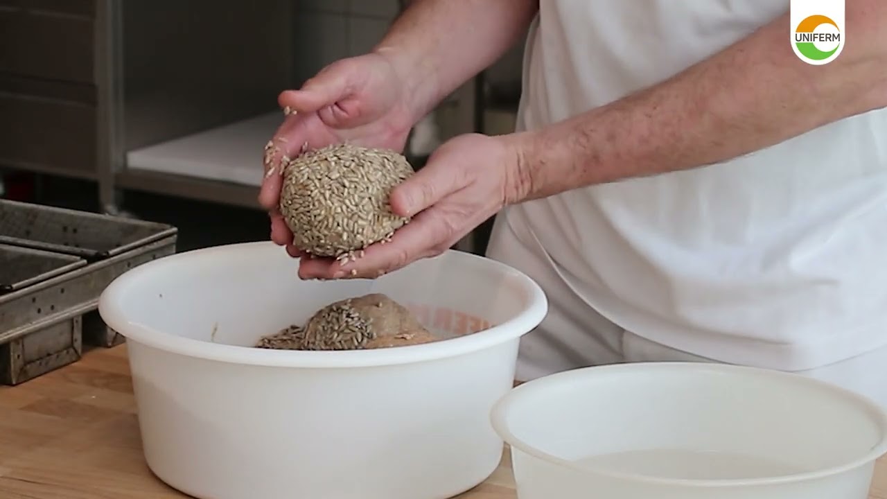 UNIFERM DinkelKruste - Mit nur drei Zutaten zum Dinkelbrot