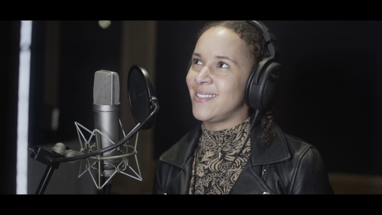 Singing Experience: Santa Baby (Eartha Kitt) - Dominique Jackson