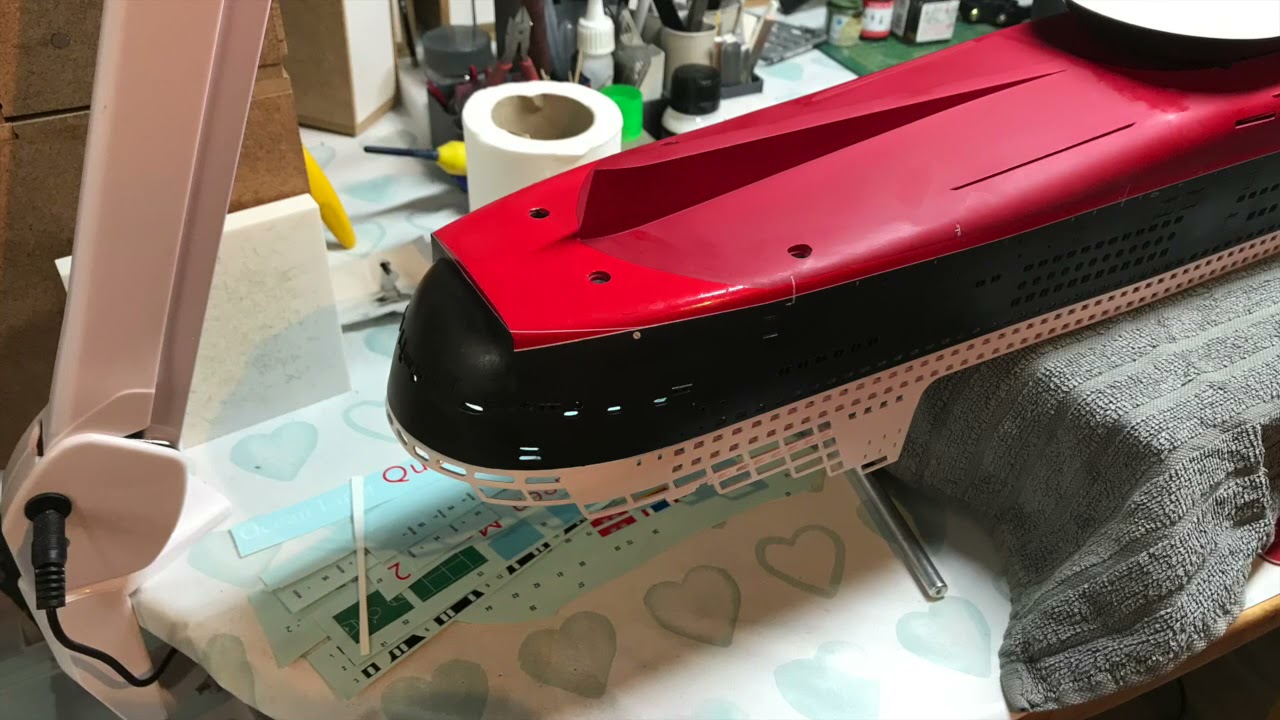1/400 Queen Mary 2 full build Episode 8, Step 10 decals & making a replacement deck.