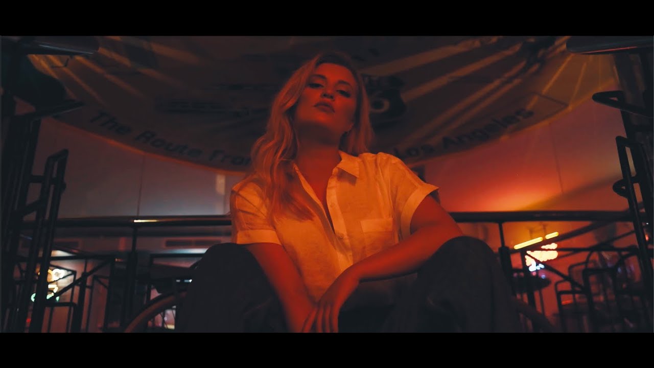 ToTheMoon feat. Kool Savas & Moe Phoenix - Madonna (Official Video)