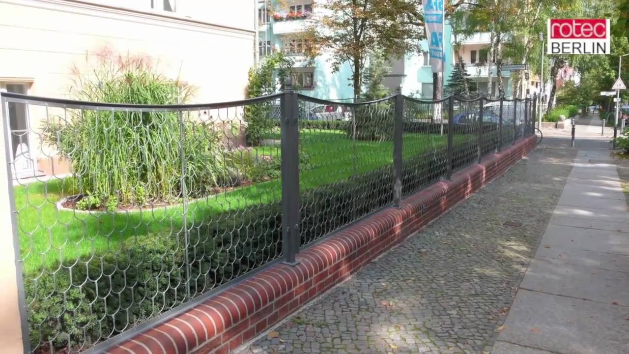 Schmiedezaun, Schmiedeeisenzaun, Schuppengeflecht und  historischer Zaun aus Berlin