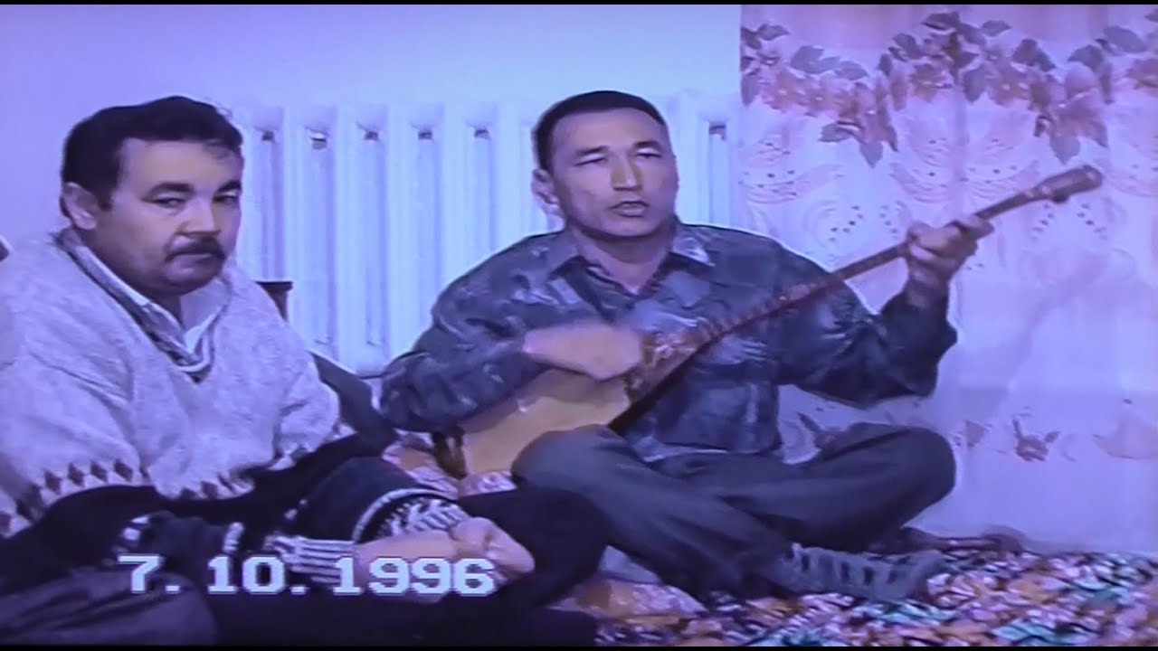 Жыршы Мақсат Аяпов. Бейнебаян Али Жақсылықовтың отбасылық архивінен алынды.