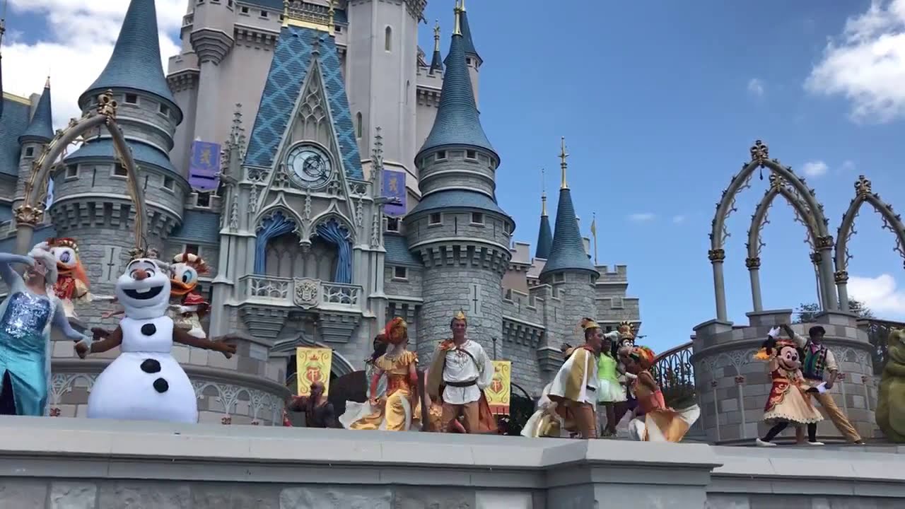 COMPLETE MICKEY ROYAL FRIENDSHIP FAIRE AT WALT DISNEY WORLD