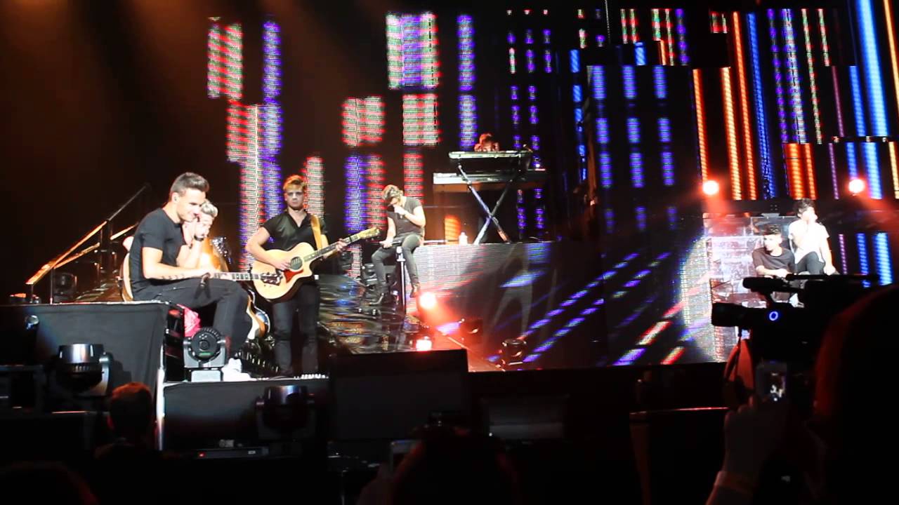 Summer Love - One Direction - Adelaide 25/09/2013 Take Me Home Tour