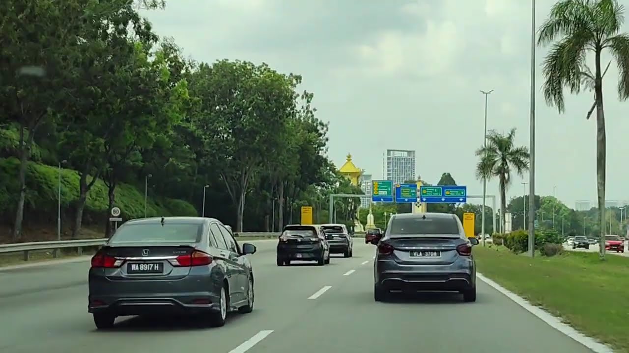 Dengkil to Putrajaya - Drive around Putrajaya
