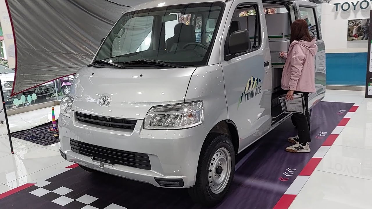 巡迴終了！2023 Toyota Town Ace Van 二人座手排版實拍