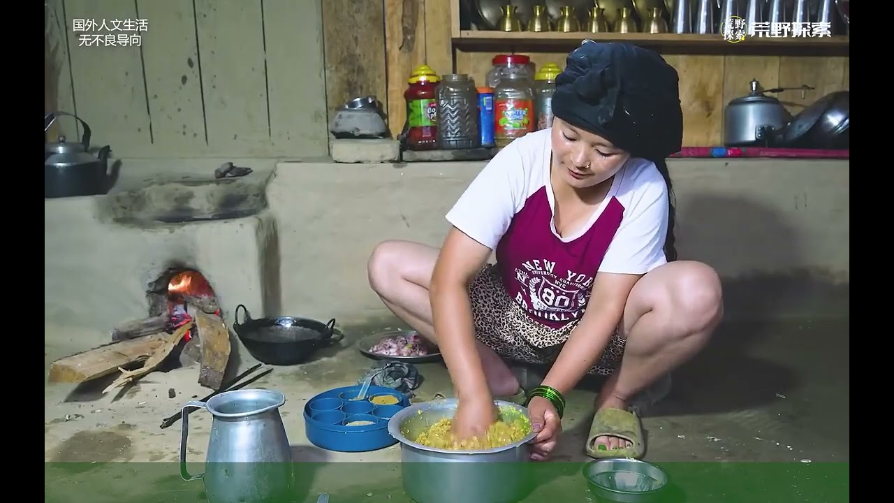 吉娜天天都是靠土豆过活，村花小美生活富足得多，今天在家包包子！ #尼泊尔乡村生活  #尼泊尔吉娜翠花  #瓜子二手车