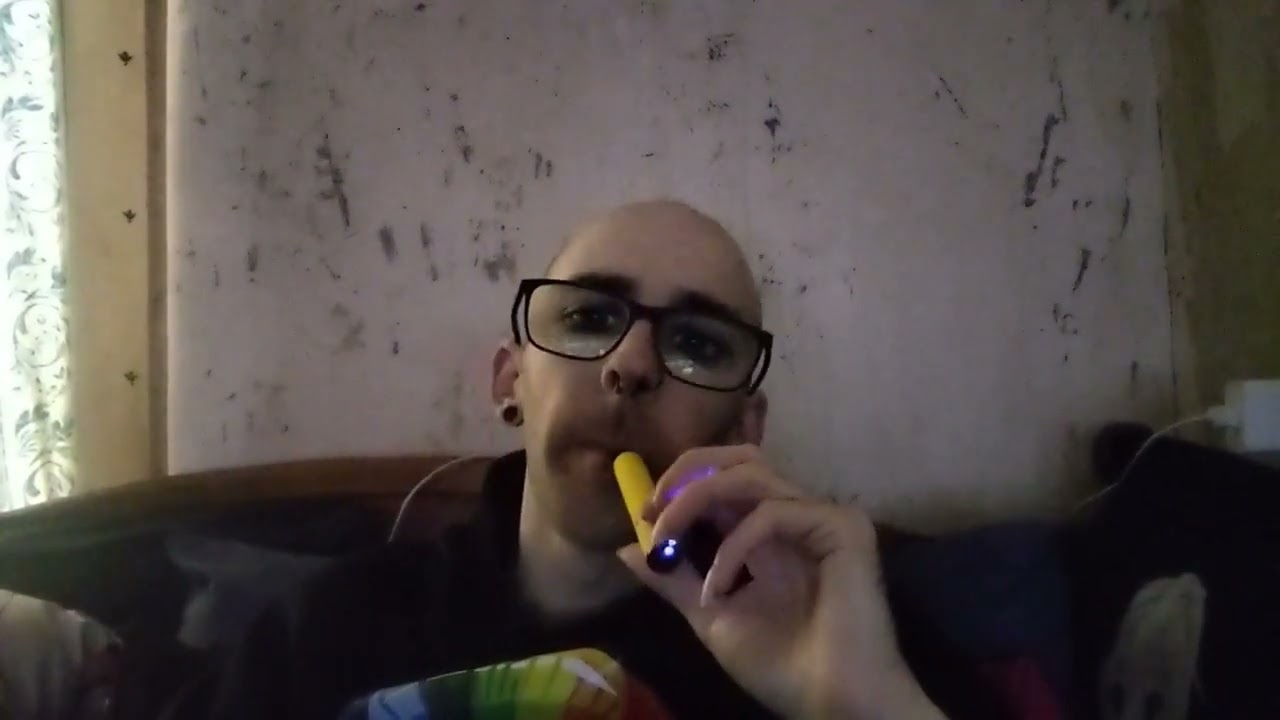elfbar 600 puffs (banana ice)