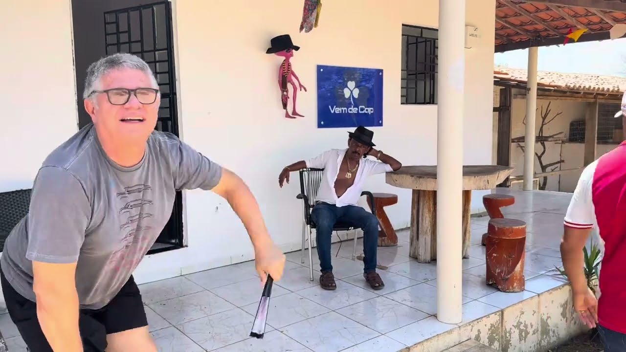 CHARLLES TROLA TIRINGA DIZENDO QUE ELE EST&Aacute; MUSCULOSO 😂￼ | COM&Eacute;DIA SELVAGEM