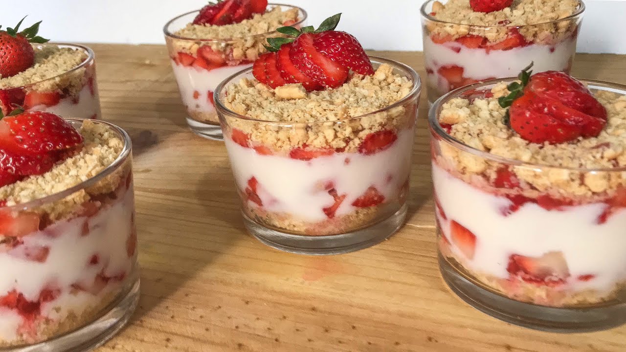 تحلية رمضانية باردة بالفريز 🍓 سريعة التحضير و من أروع التحليات اللي ضرووري تجربوهم !