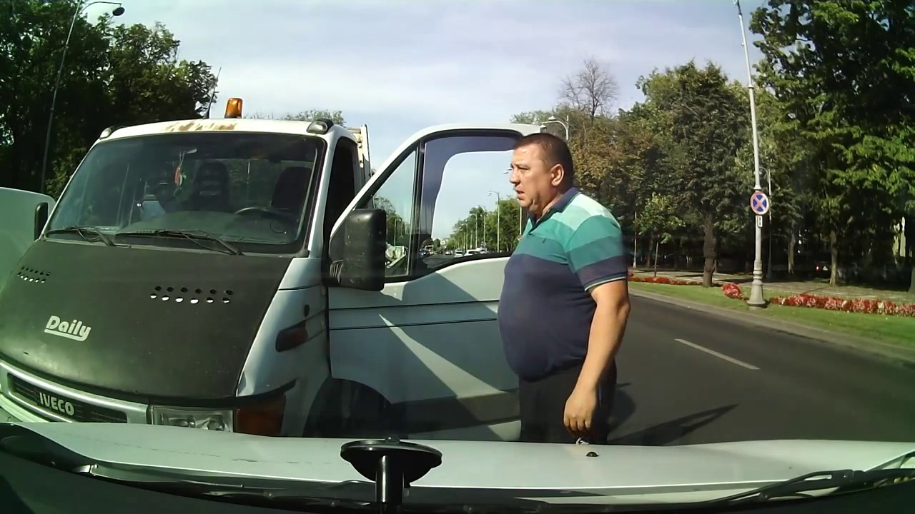 Idiot in trafic, vineri 08,09,2017 Bulevardul aviatorilor Bucuresti
