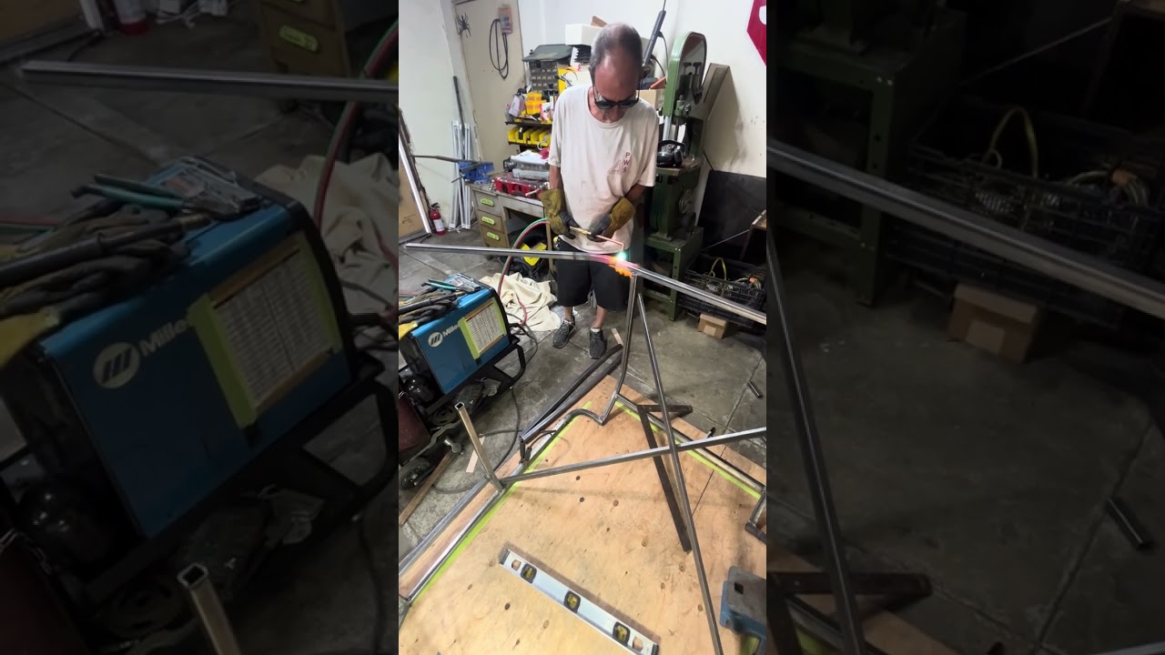 Bending square tube with a rosebud torch #metalwork #welding