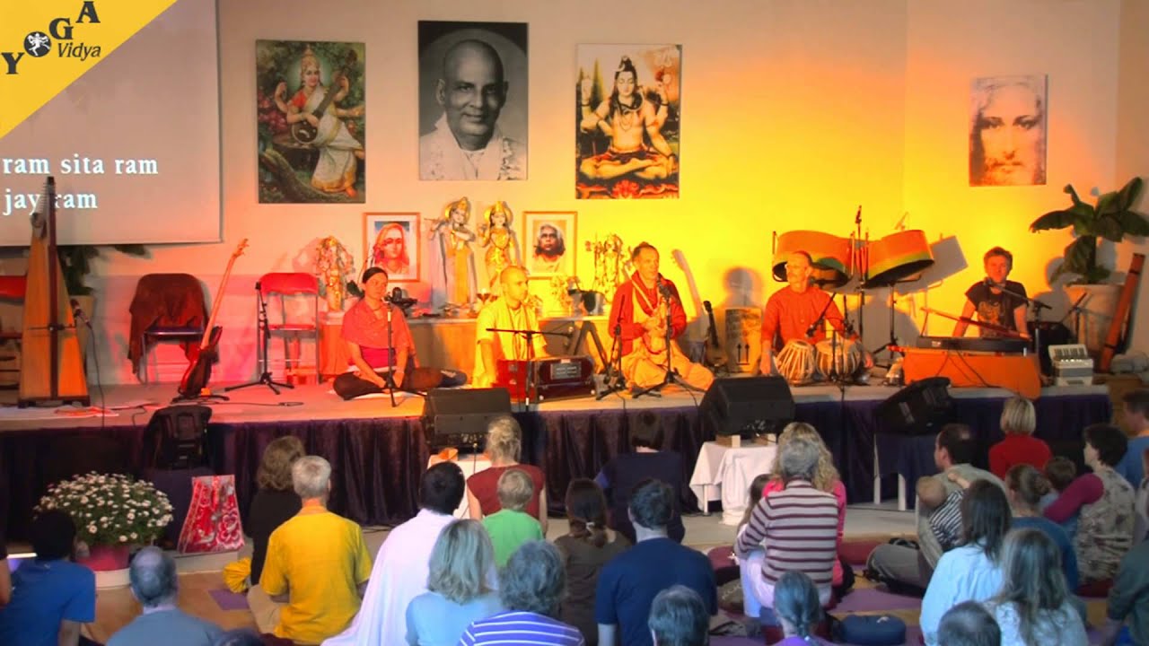 „Warm-up Kirtan